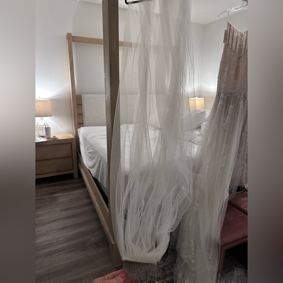 Lace Bridal Gown - Picture 5 of 7